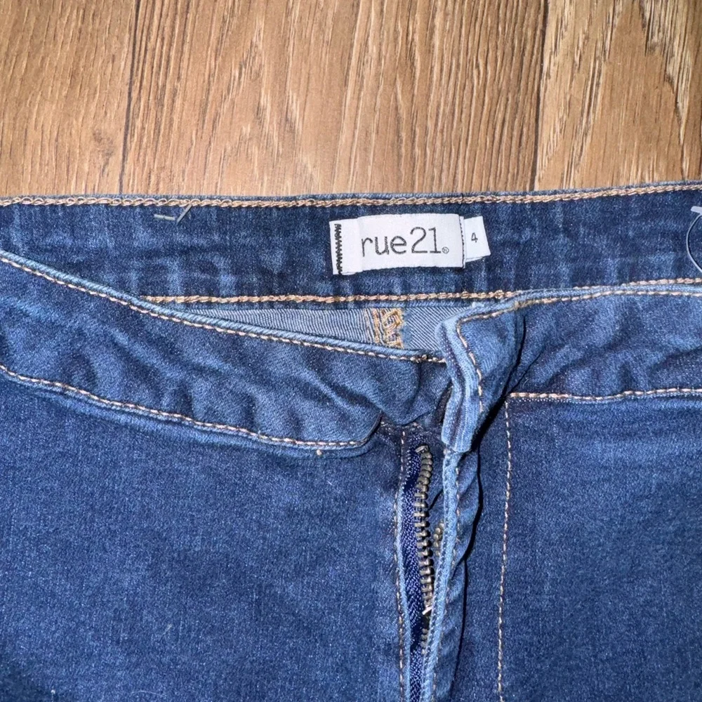 Rue 21 Flare Jeans Size 4 - Picture 4 of 4